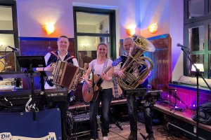 Trio-Die-Fetzigboarisch´n_Kastanienhof-Aying